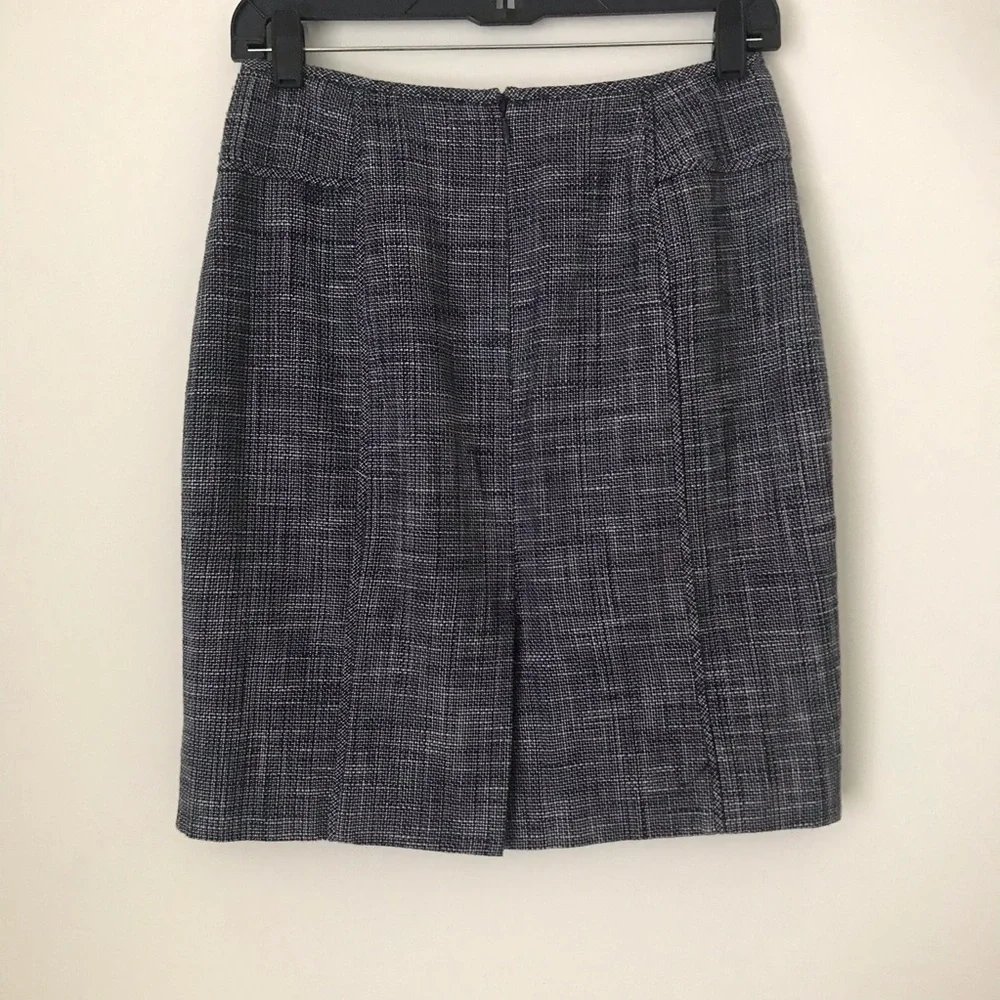 Like New! Banana Republic Navy White Tweed Pencil Skirt – Size 2